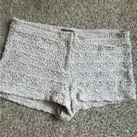 Express Off-White Lace Crochet Shorts Neutral Casual  Comfy 10 - Picture 1 of 9